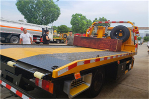 钢城区附近拖车电话号码服务